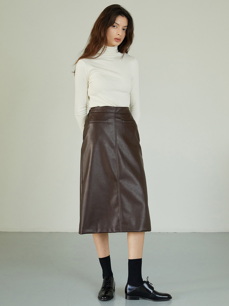 AE_Leather Pocket Skirt_BG